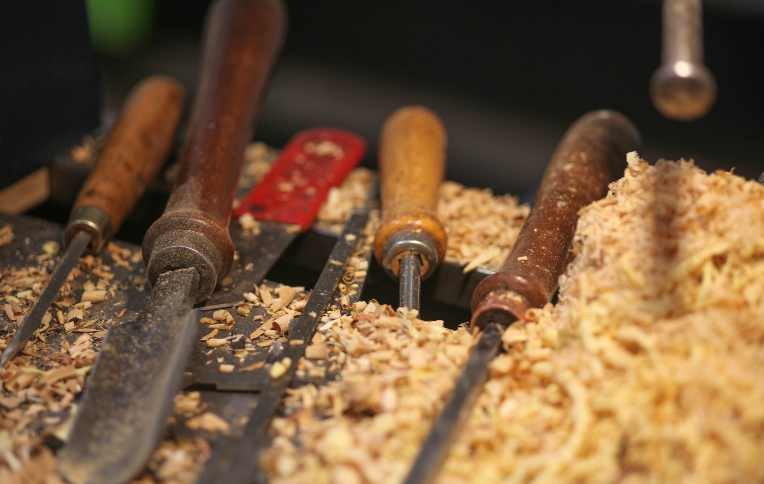 wooden-handled woodturning chisels and gouges